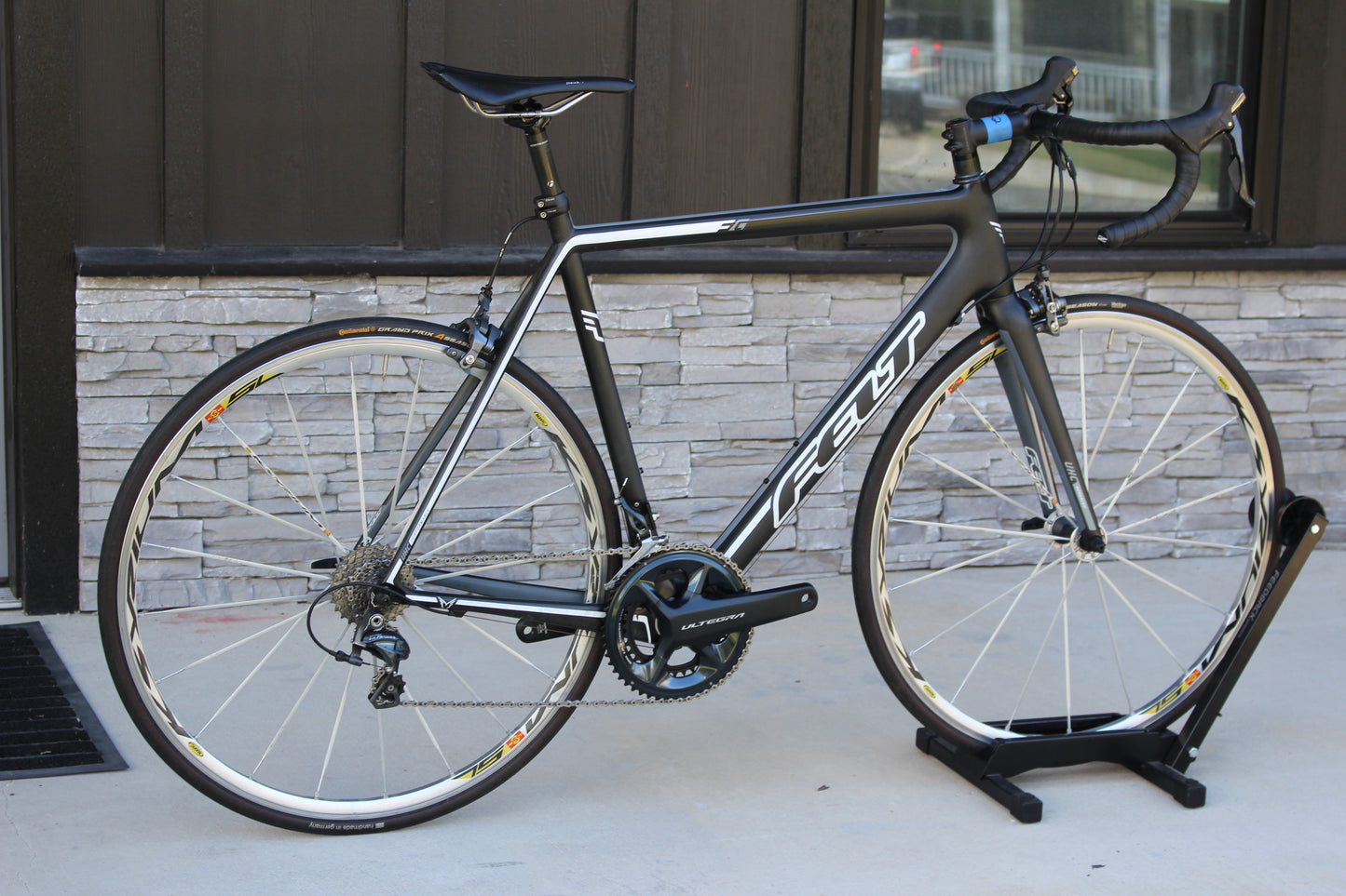 2014 Felt FC - Full Carbon Road- Ultegra- 16lbs