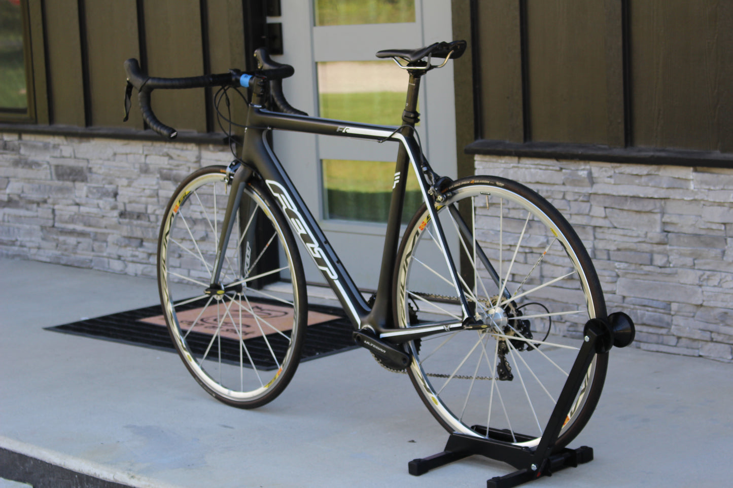 2014 Felt FC - Full Carbon Road- Ultegra- 16lbs