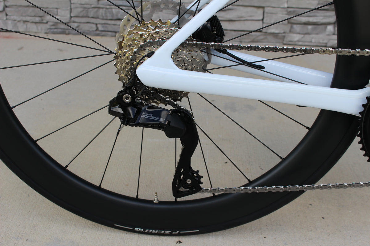 2026 BMC Teammachine R01 Aero- Di2- 17lbs- NEW!