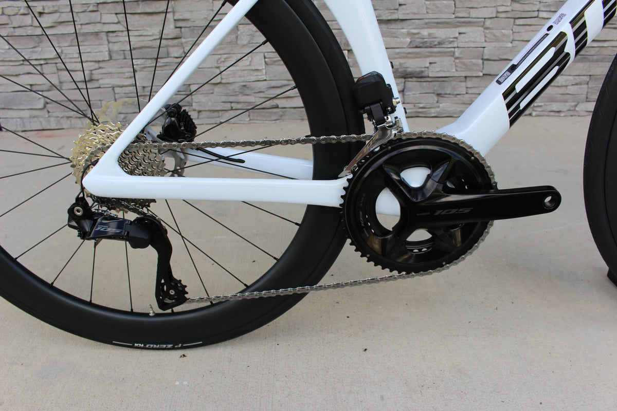 2026 BMC Teammachine R01 Aero- Di2- 17lbs- NEW!