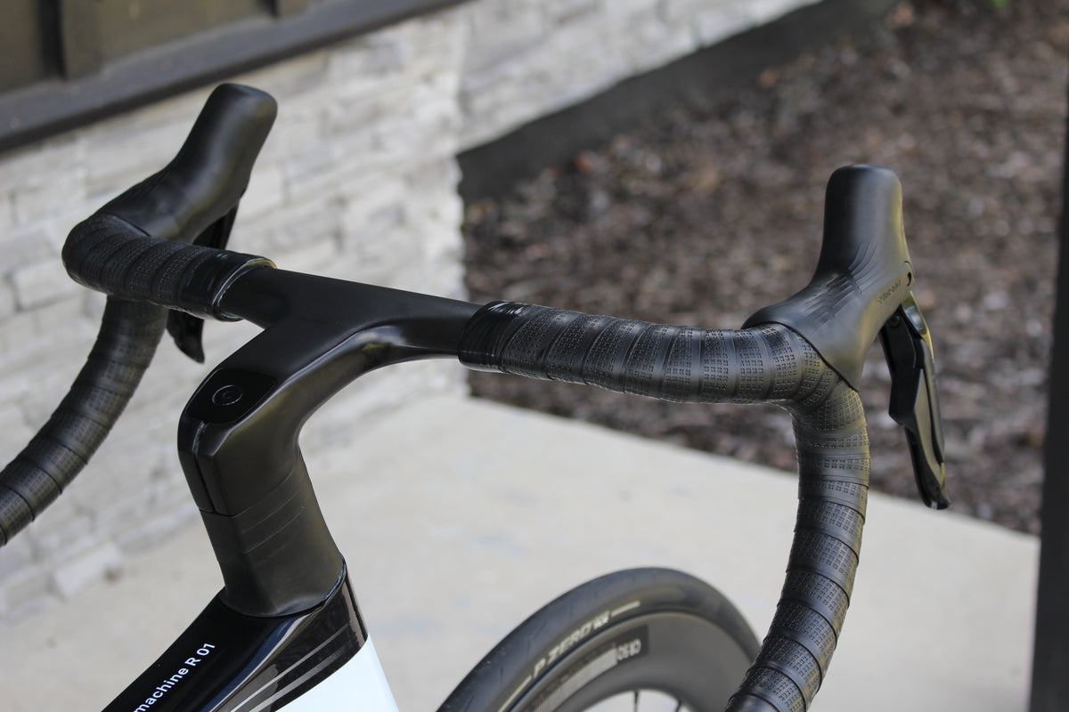 2026 BMC Teammachine R01 Aero- Di2- 17lbs- NEW!