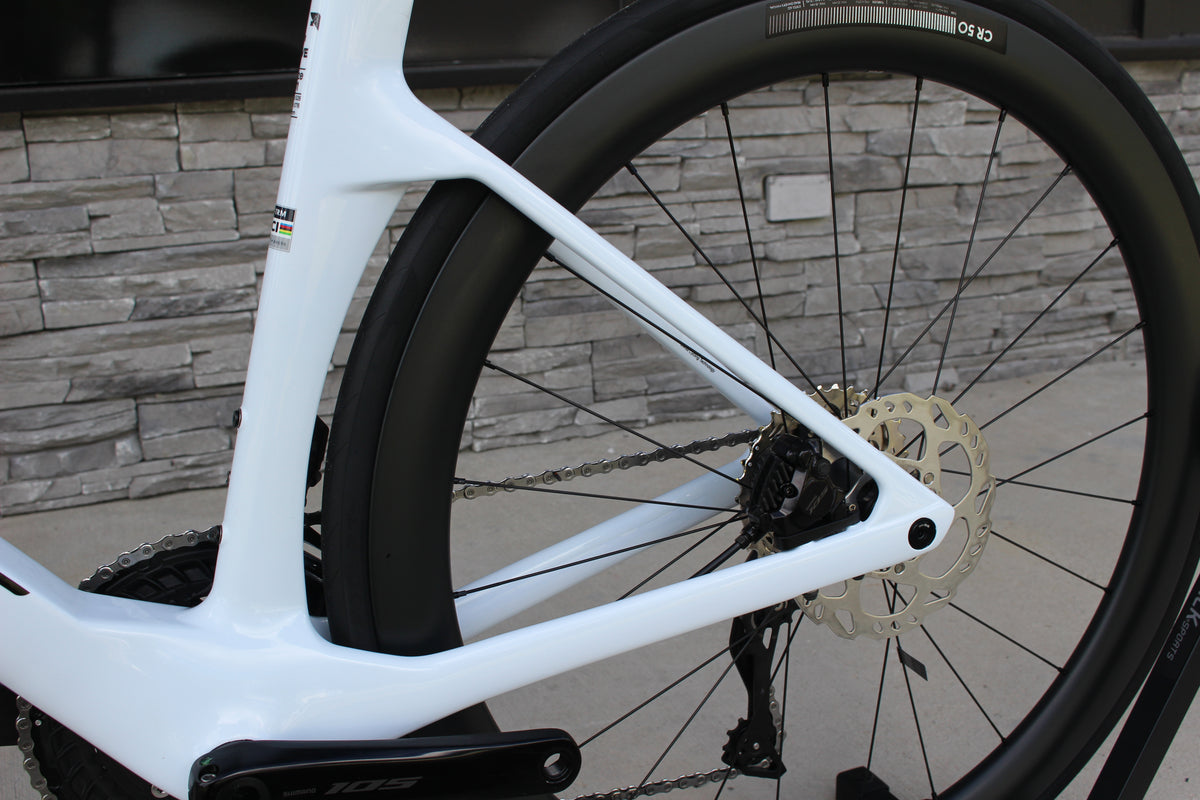 2026 BMC Teammachine R01 Aero- Di2- 17lbs- NEW!