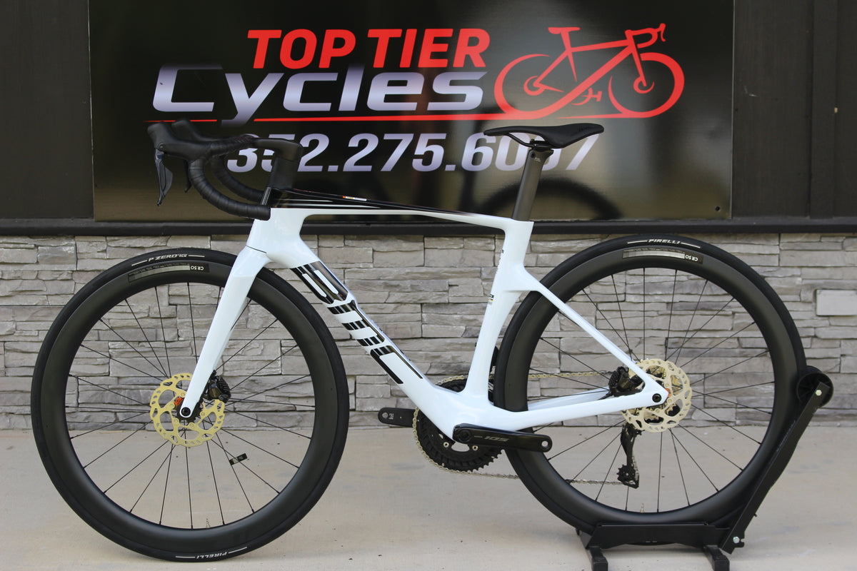 2026 BMC Teammachine R01 Aero- Di2- 17lbs- NEW!