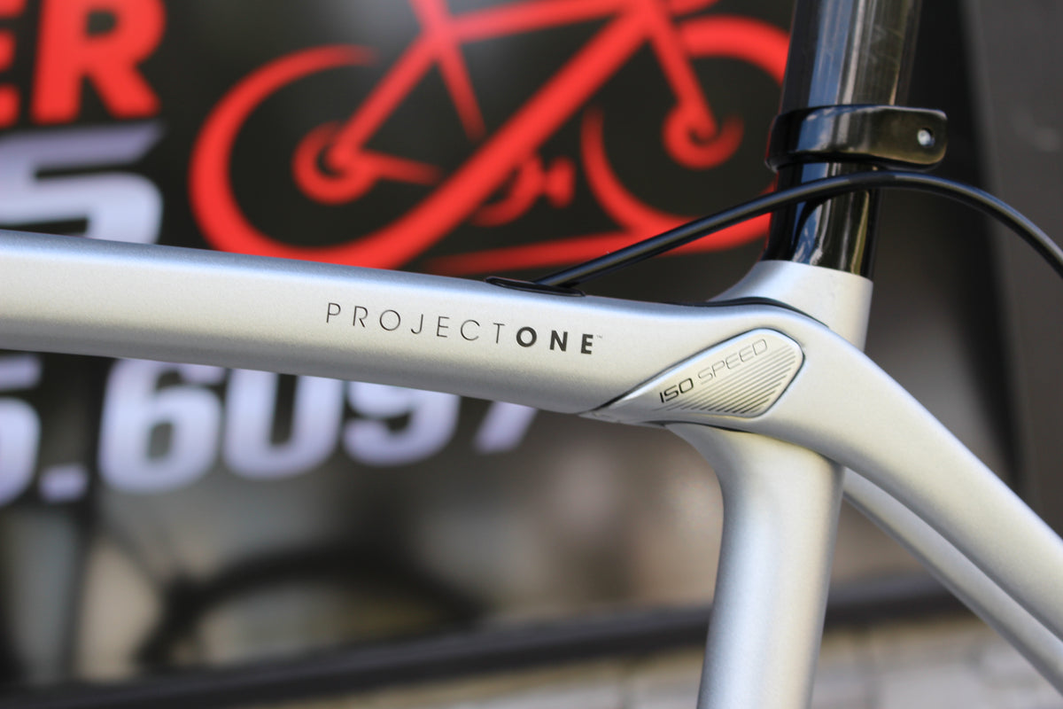 2016 Trek Domane 6.5- Ultegra Di2- Race Wheels