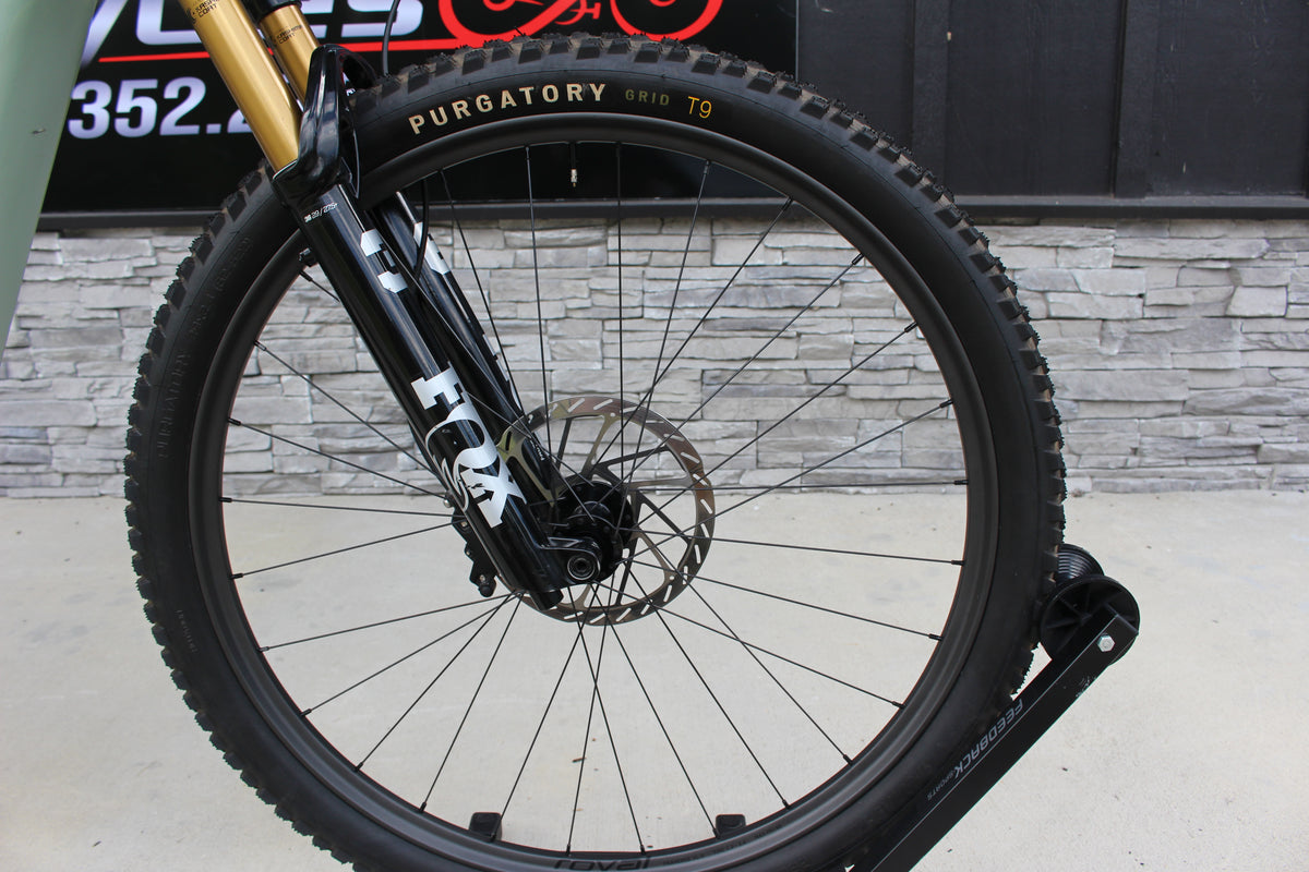2026 Specialized Levo R Expert- Only 164 miles!- Like new!
