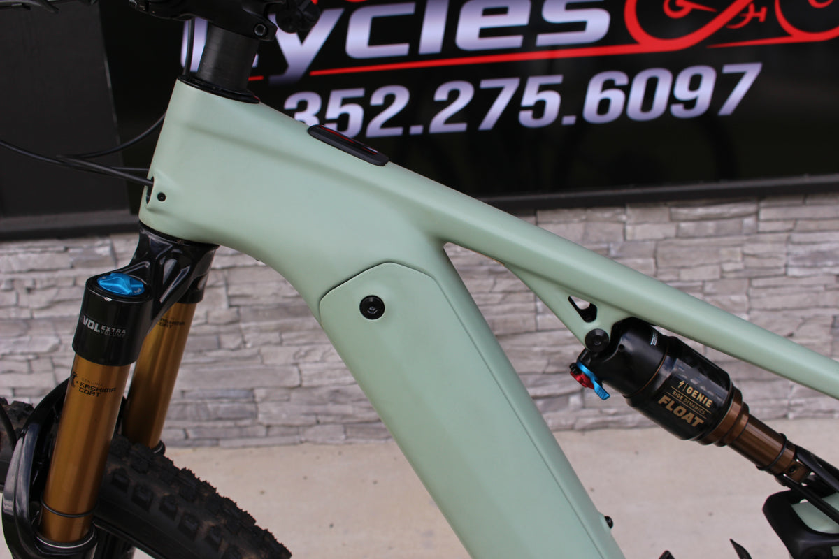 2026 Specialized Levo R Expert- Only 164 miles!- Like new!