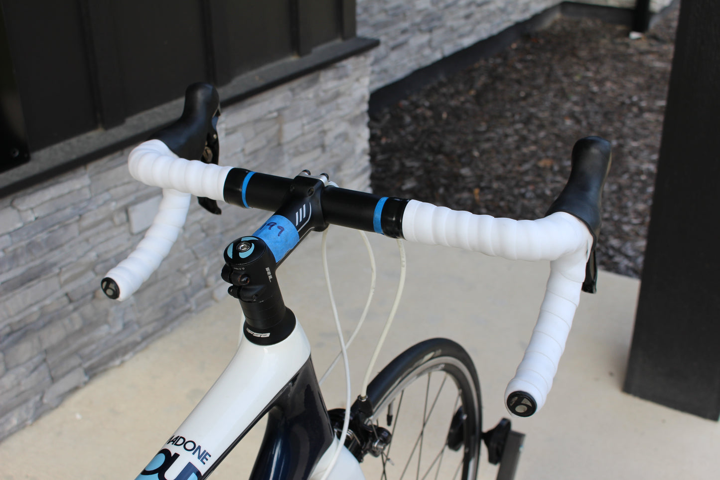 2012 Trek Madone 4.5 - Full Carbon - Shimano 105 - 18 lbs!