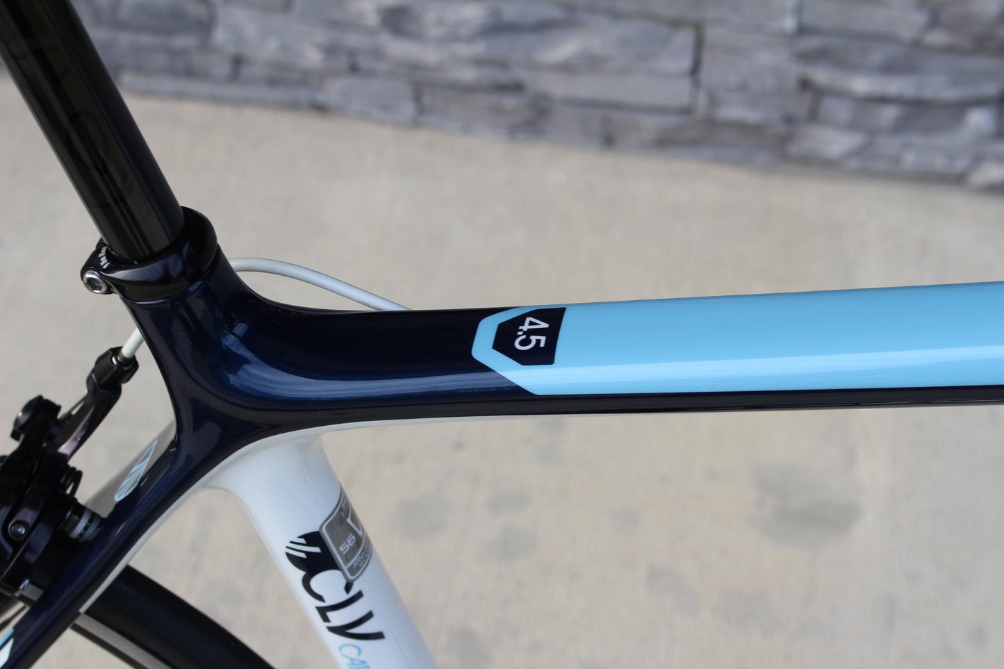 2012 Trek Madone 4.5 - Full Carbon - Shimano 105 - 18 lbs!