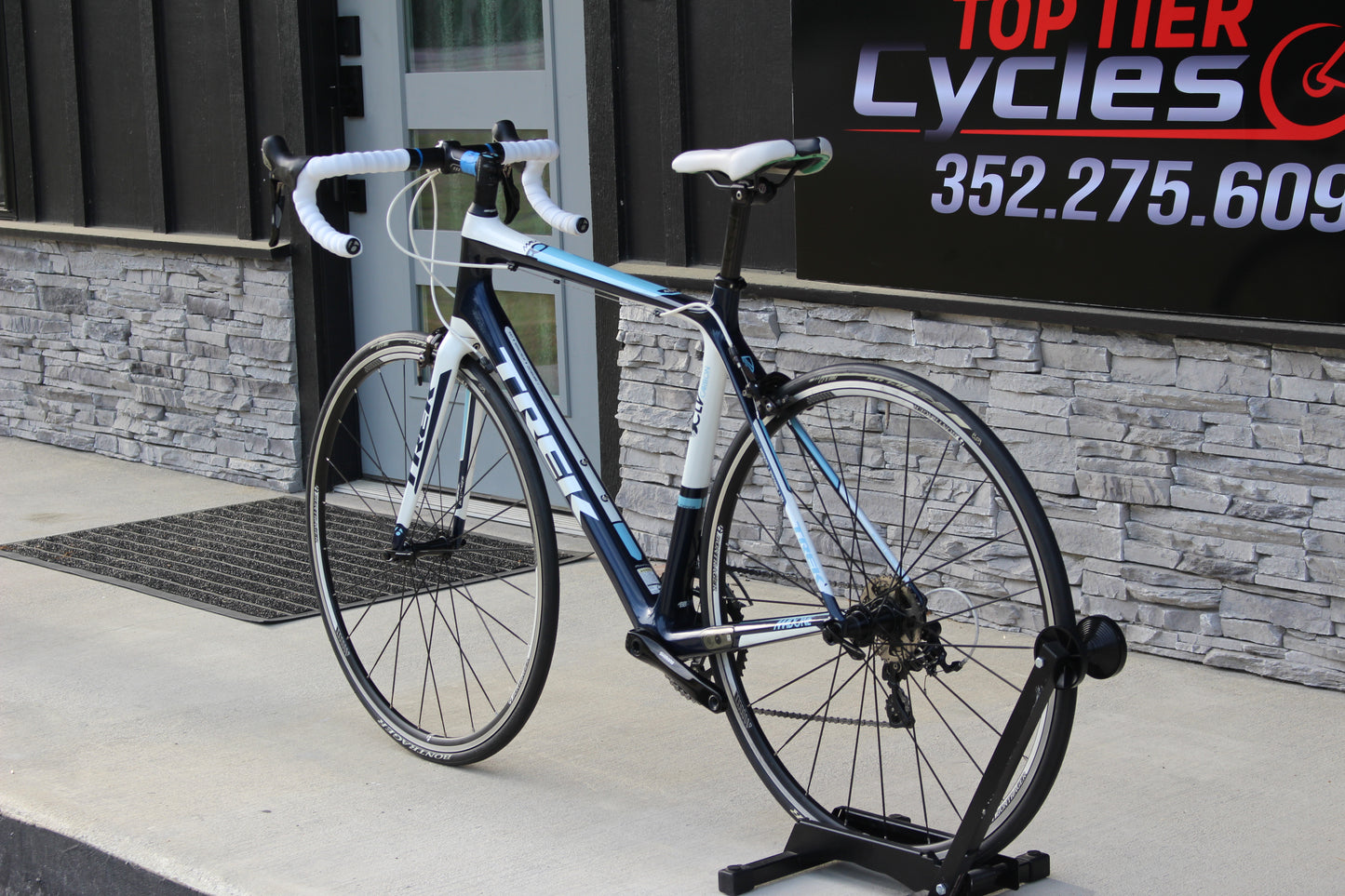 2012 Trek Madone 4.5 - Full Carbon - Shimano 105 - 18 lbs!