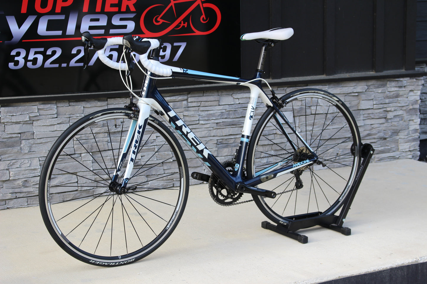 2012 Trek Madone 4.5 - Full Carbon - Shimano 105 - 18 lbs!