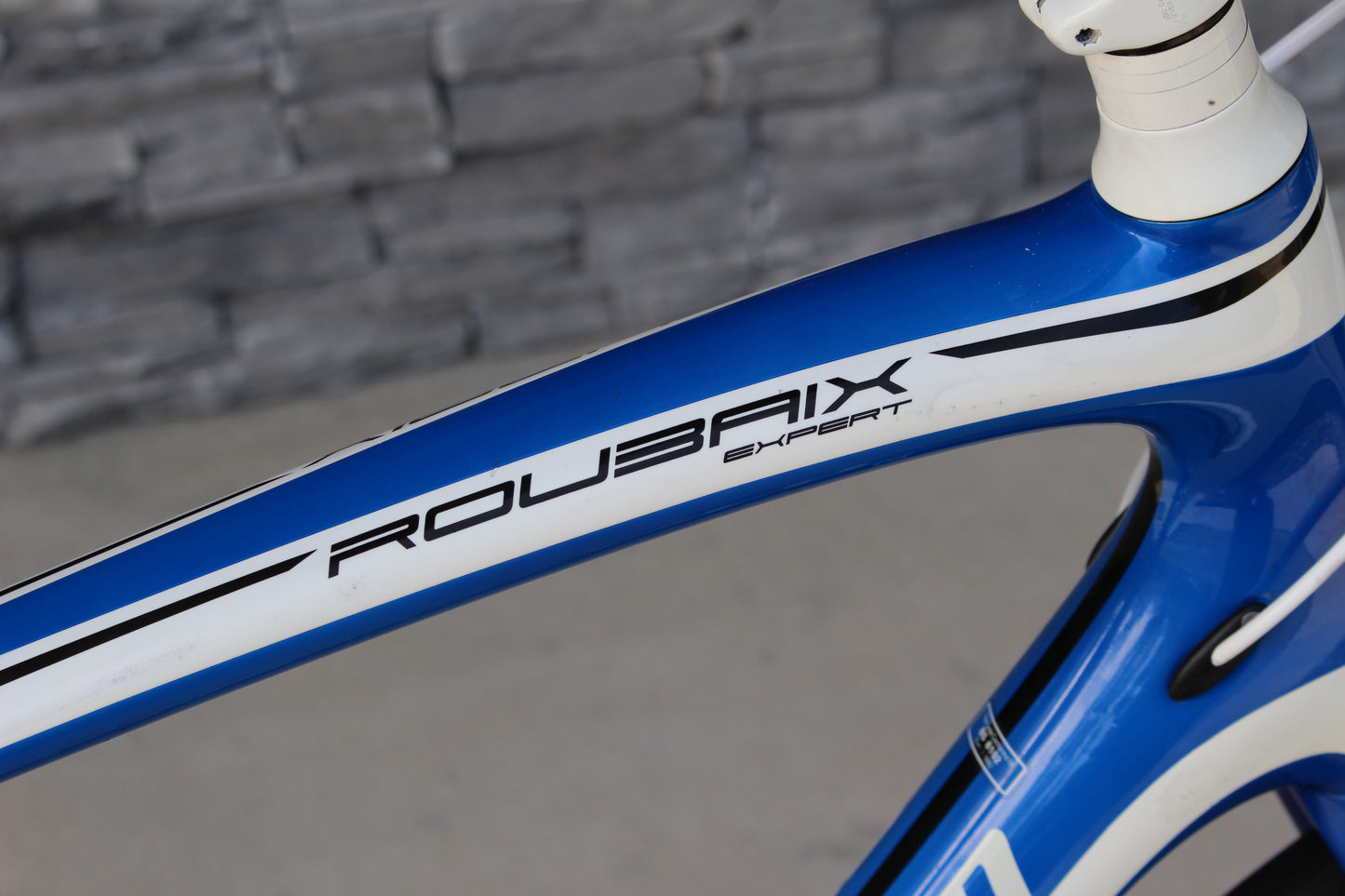2011 Specialized Roubaix Expert- Ultegra- 17lbs