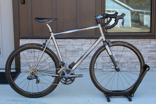 2017 Lynskey Helix- Full Titanium- 17lbs- Di2- Enve wheels