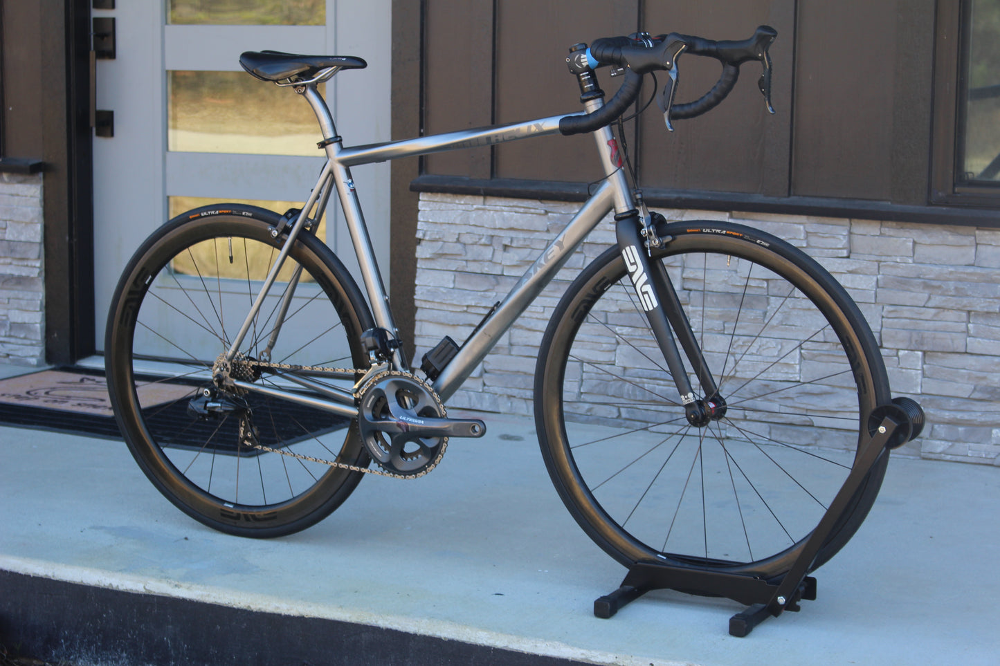 2017 Lynskey Helix- Full Titanium- 17lbs- Di2- Enve wheels
