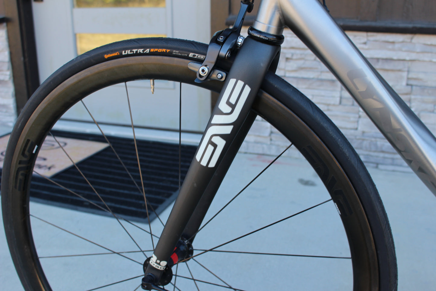2017 Lynskey Helix- Full Titanium- 17lbs- Di2- Enve wheels