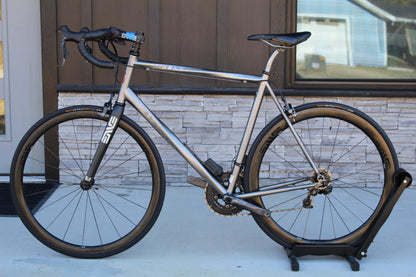 2017 Lynskey Helix- Full Titanium- 17lbs- Di2- Enve wheels