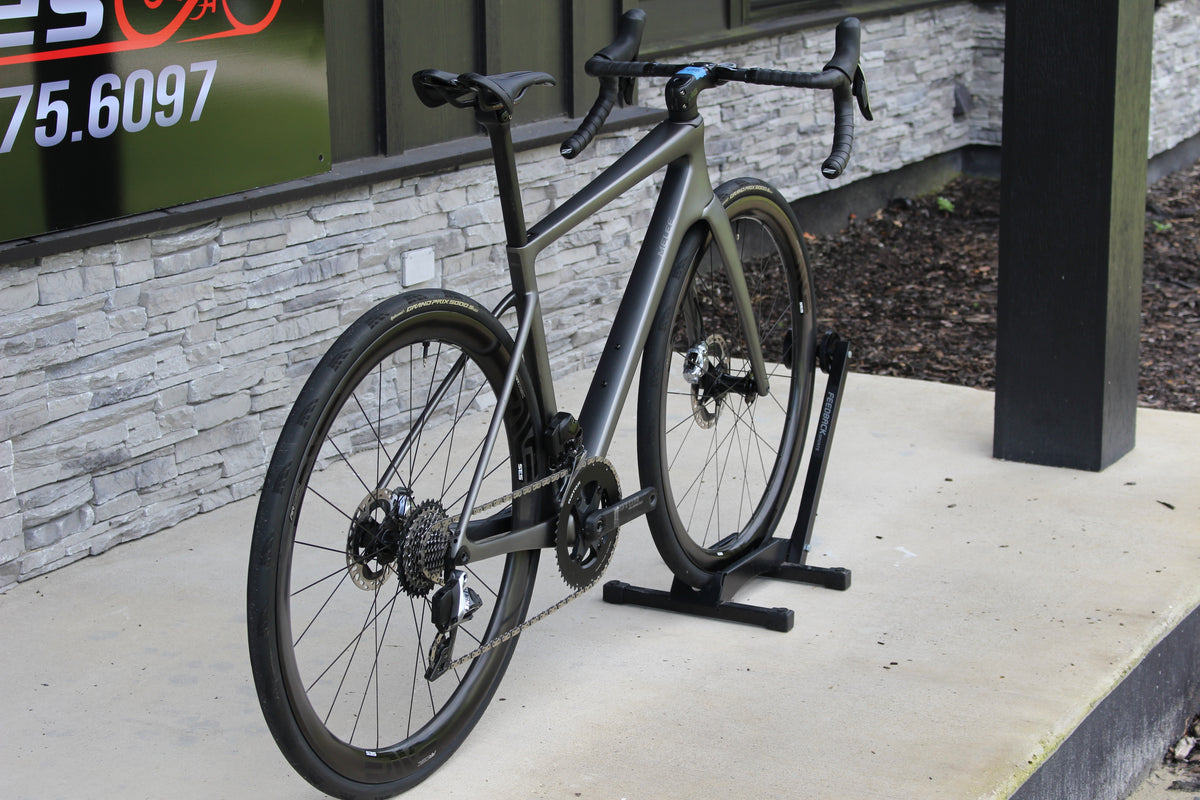 2025 Enve Melee V1- Red AXS- Enve Wheels- 16lbs
