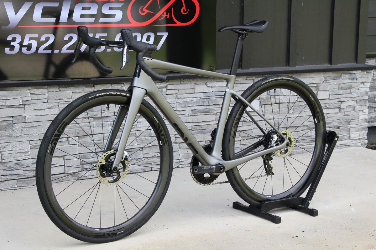 2025 Enve Melee V1- Red AXS- Enve Wheels- 16lbs