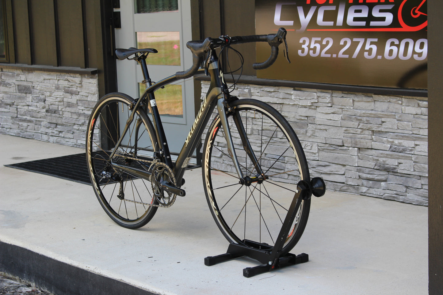 2012 Specialized Roubaix- Full Carbon- 18lbs- Race wheels