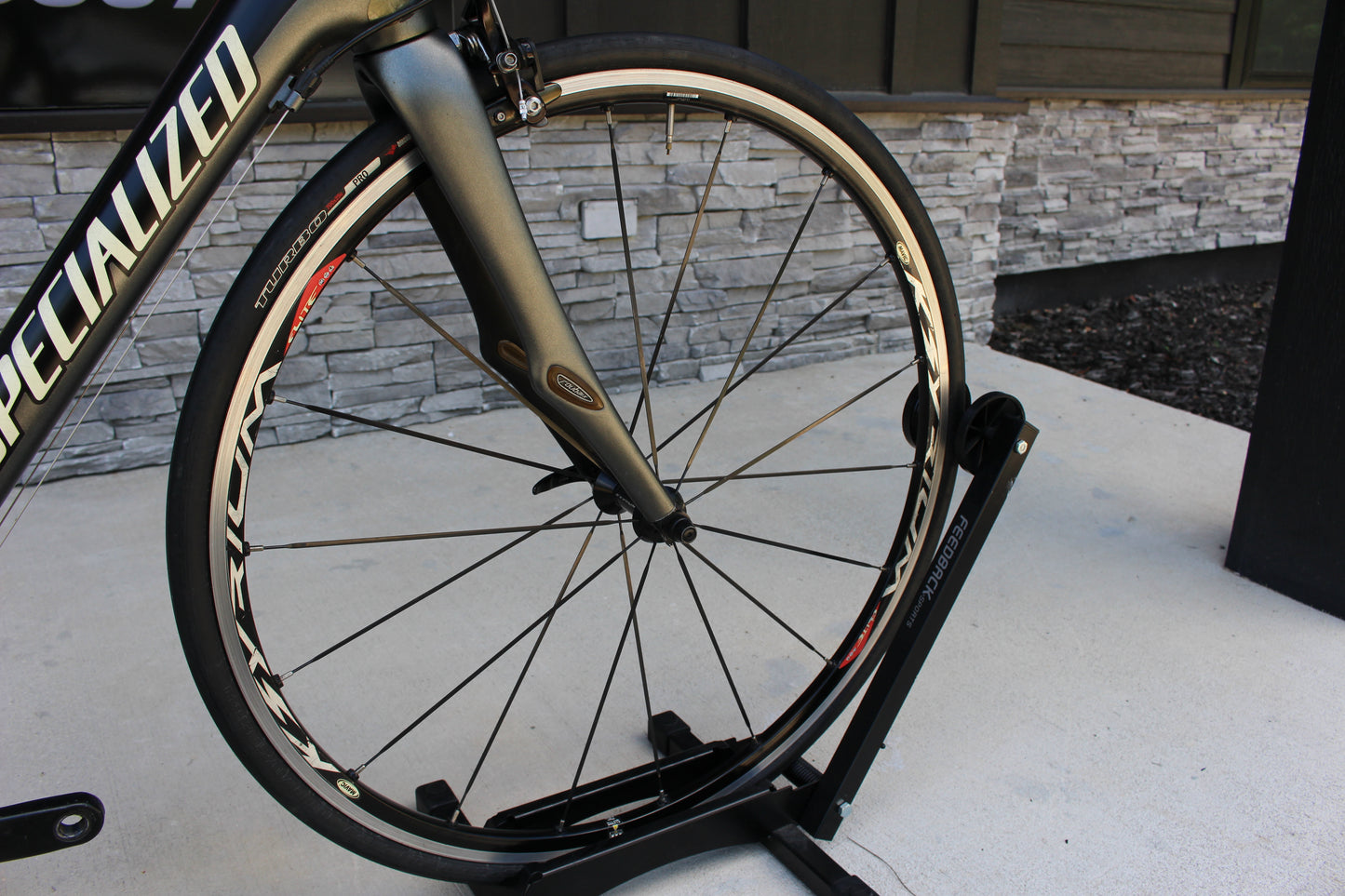 2012 Specialized Roubaix- Full Carbon- 18lbs- Race wheels