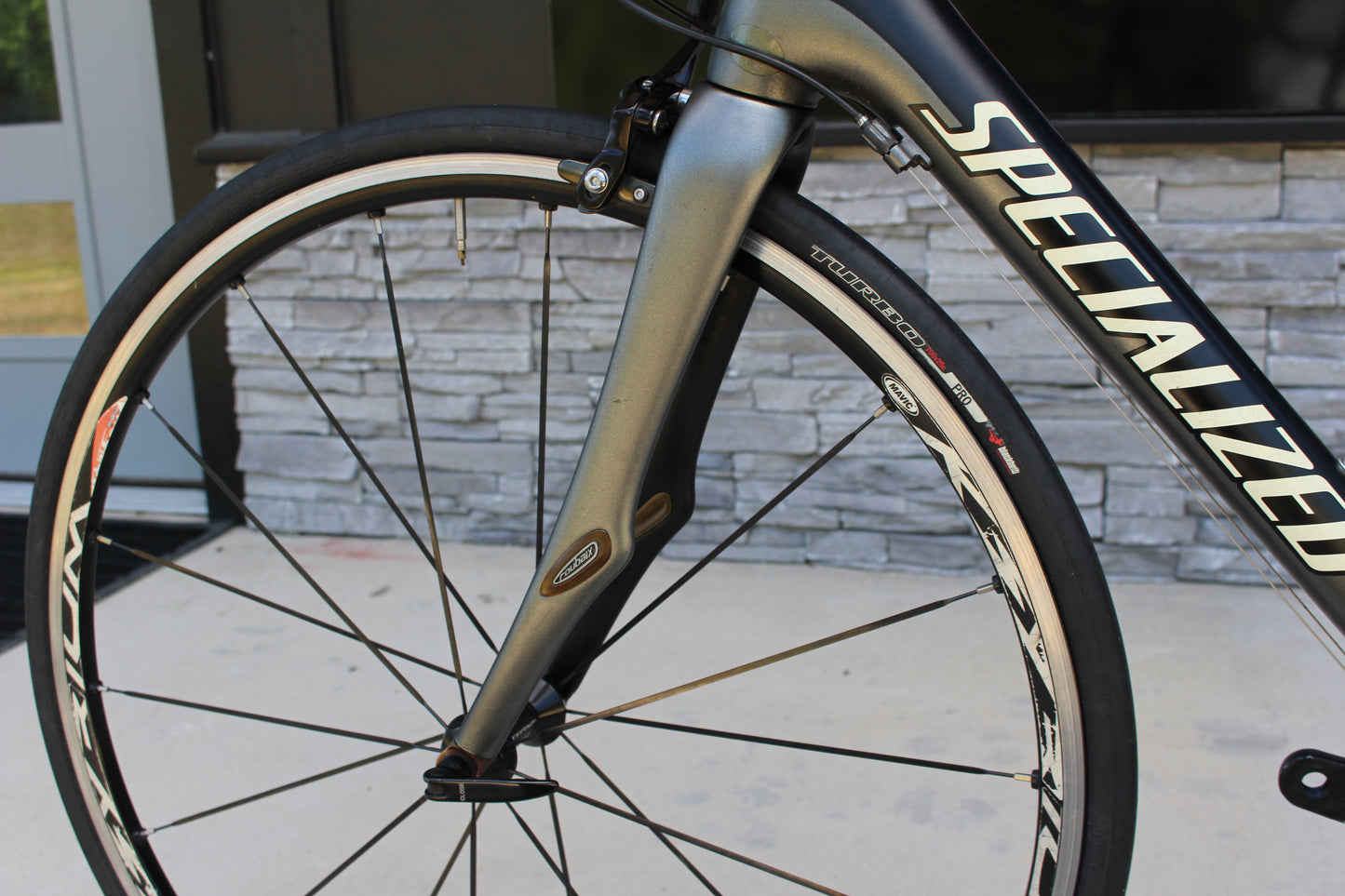 2012 Specialized Roubaix- Full Carbon- 18lbs- Race wheels