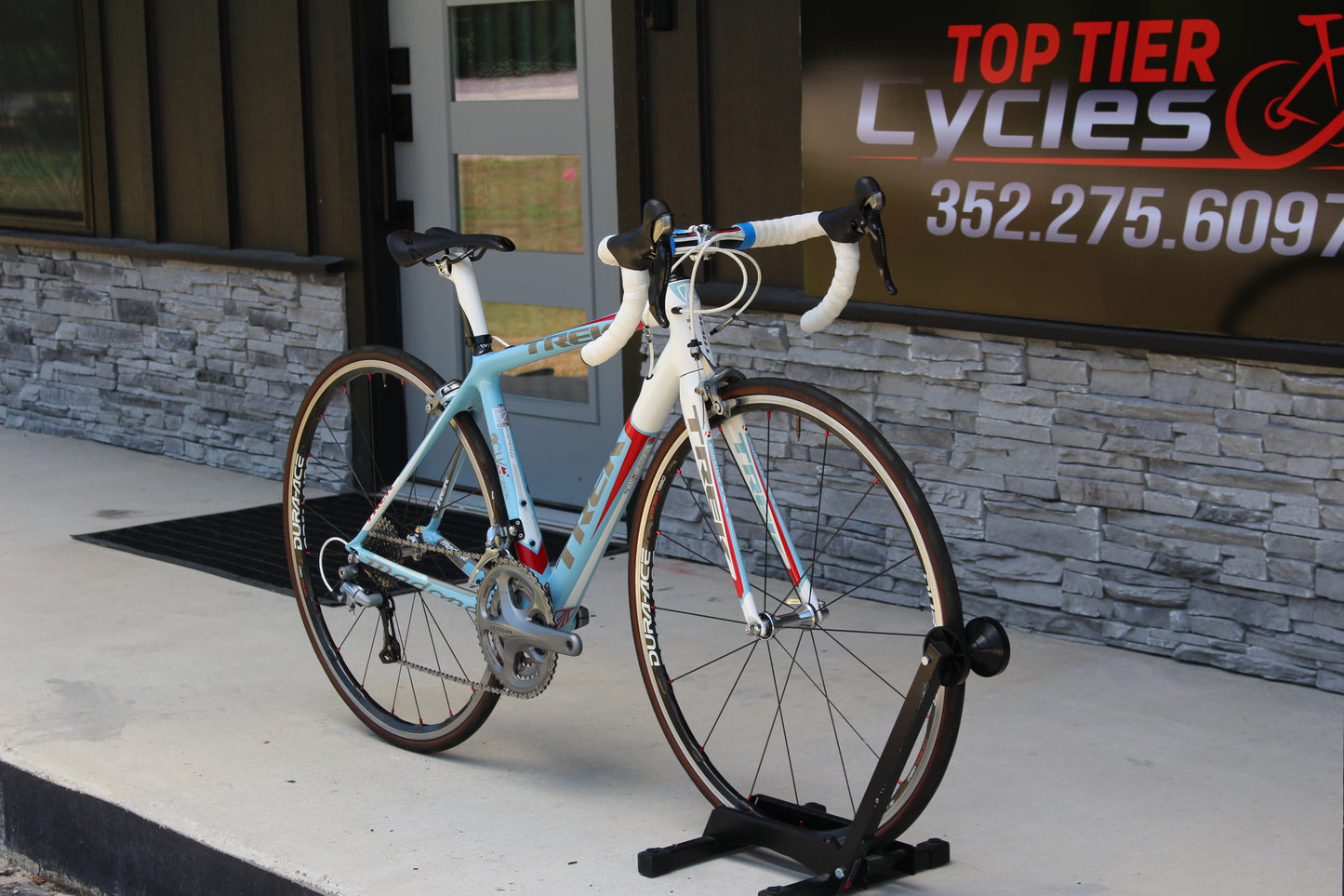 2011 Trek Madone 6.9 SSL- Womens- 15lbs