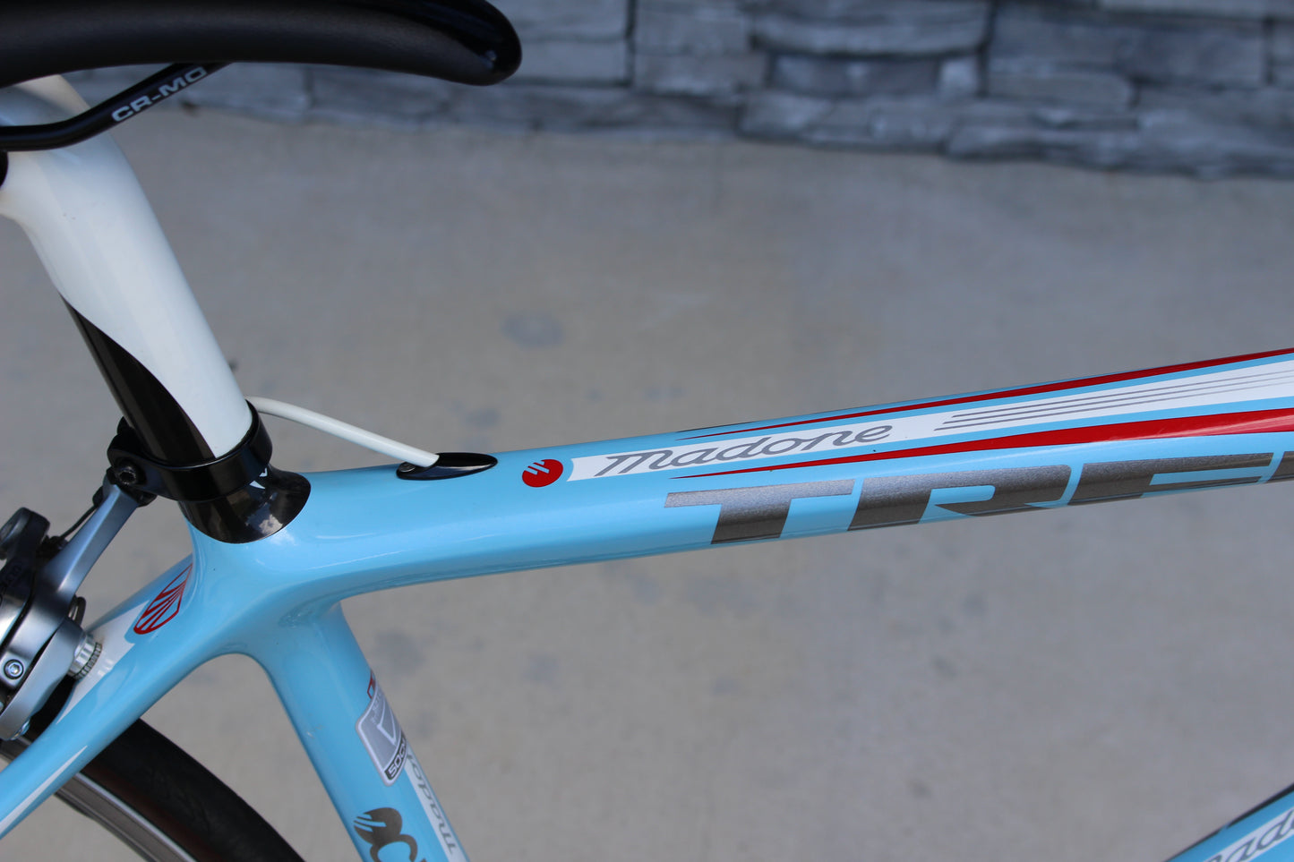 2011 Trek Madone 6.9 SSL- Womens- 15lbs