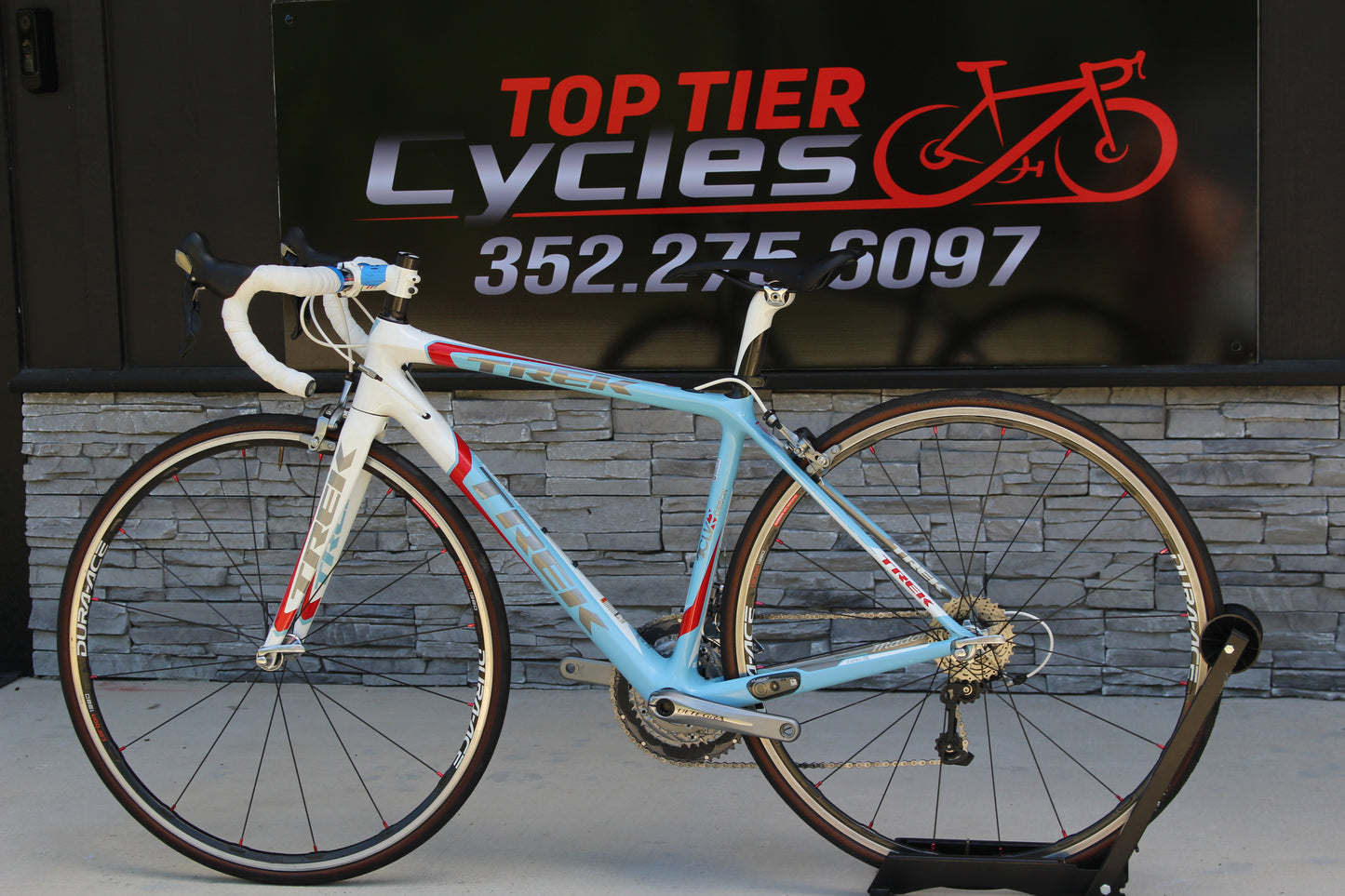 2011 Trek Madone 6.9 SSL- Womens- 15lbs