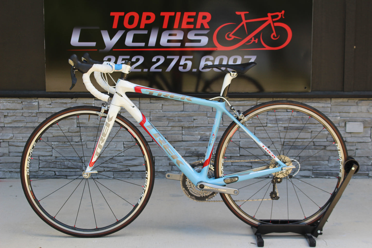 2011 Trek Madone 6.9 SSL- Womens- 15lbs
