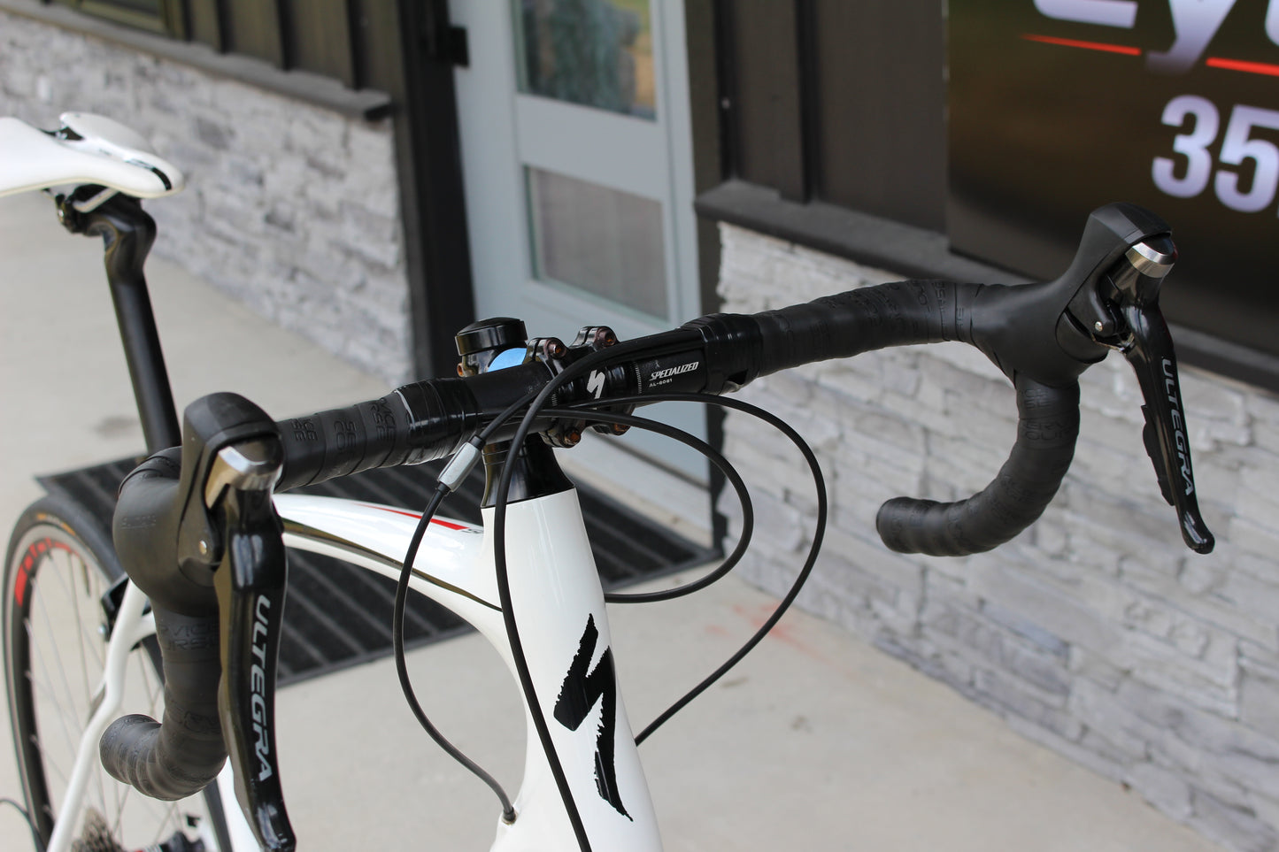 2015 Specialized Roubaix- Carbon- Ultegra- 18lbs